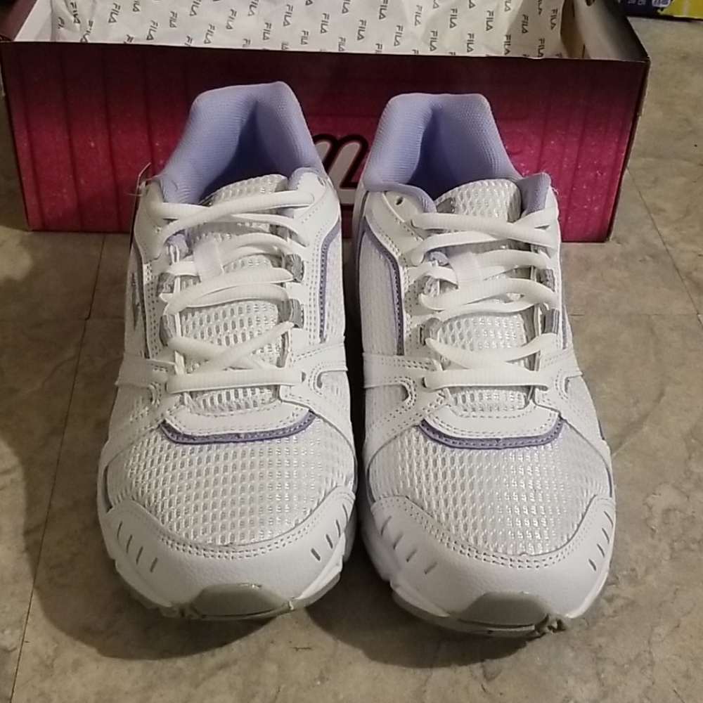 Brand New Fila Womens Sneakers size 8 wide width